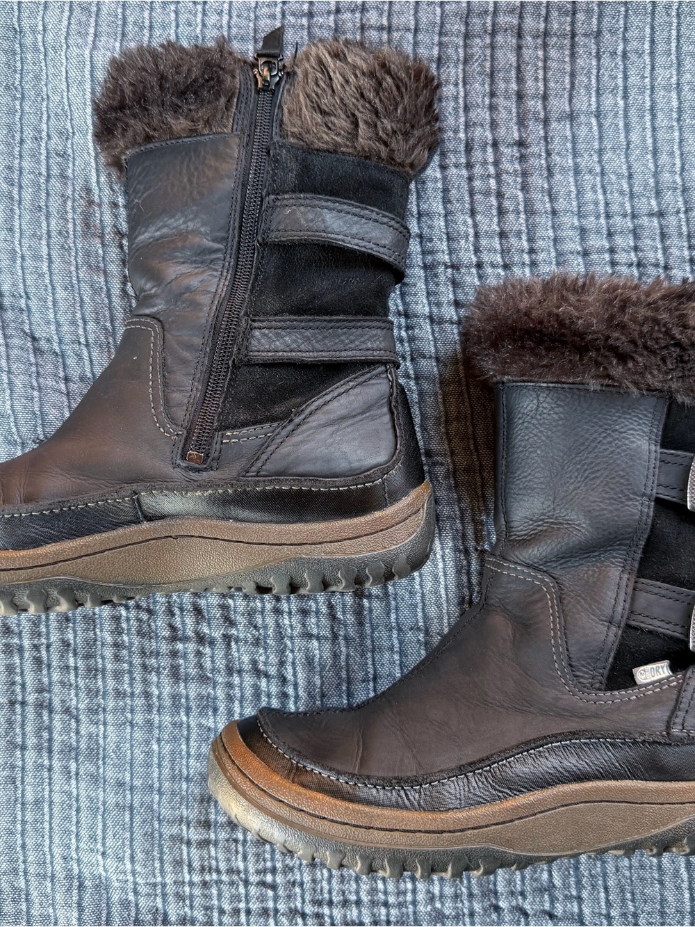 Merrell Women's Black Fur-Trim Leather Winter Boots - Picture 4 of 8